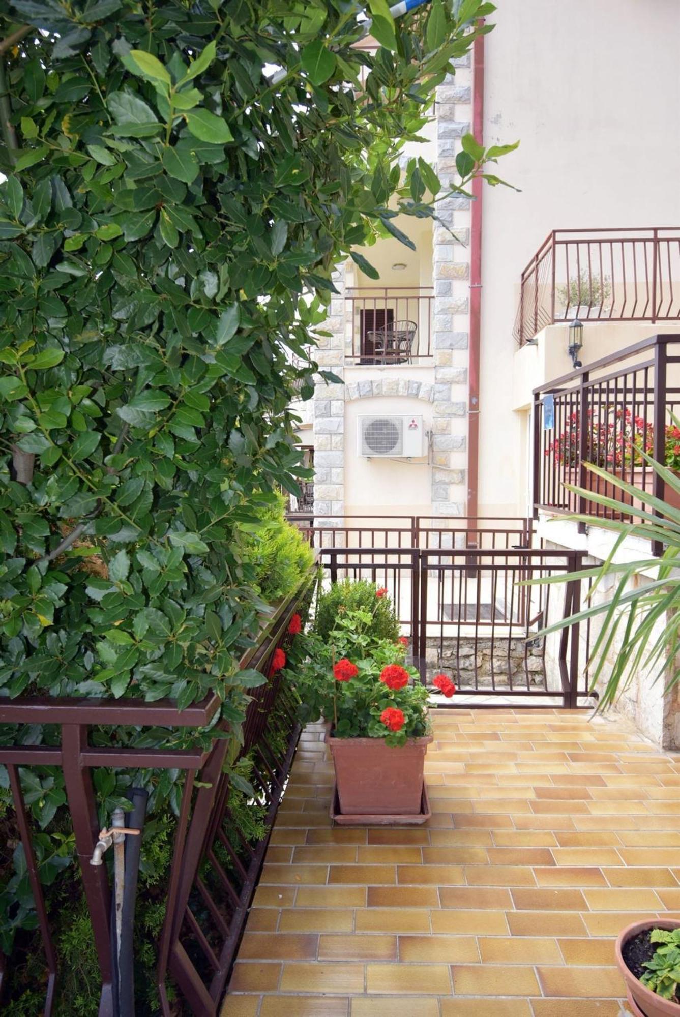 Apartment Neda In Rabac With Bay View ภายนอก รูปภาพ
